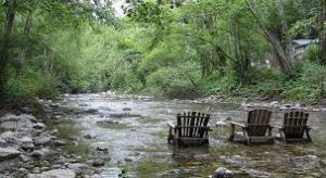 8-5 - River Inn river chairs